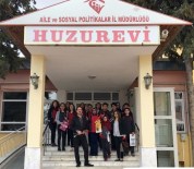 TÜRKÇE ÖĞRETMENI - Öğrencilerden Huzurevi Ziyareti