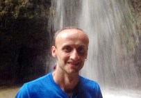 HAMBURG - Yolcunun Israrı THY Çalışanını Parmağından Etti