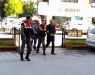 KIRAZLı - Dolandırıcıyı Jandarma Devriyesi Yakaladı