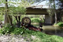 Traktörle dereye uçan sürücü boğularak can verdi