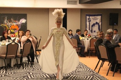 Türk Dünyası Kıyafetleri Eskişehir'de Sergilendi