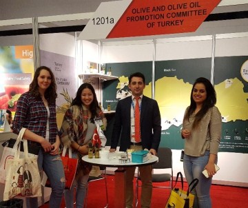 Türk Zeytin Ve Zeytinyağı Kanada Sosralarını Süsleyecek