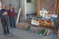 Yasak Yüzünden Baba Mesleğini Bırakıp Tostçu Oldu