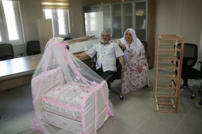 Yozgat'ta Huzurevi'nde Kalan Yaşlı Çift Boş Zamanlarını Maket Yaparak Değerlendiriyor
