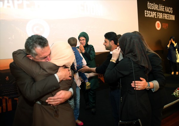 Emine Erdoğan'dan duygulandıran sürpriz