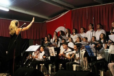 Çocuk Orkestrası Büyüledi