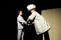 'Evvel Zaman Dışında' Adlı Tiyatro Oyunu