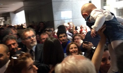 Figen Yüksekdağ, Akademisyenlere Destek İçin Adliyede