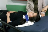Okula Giden Öğrencilere Otomobil Çarptı Açıklaması 2 Yaralı
