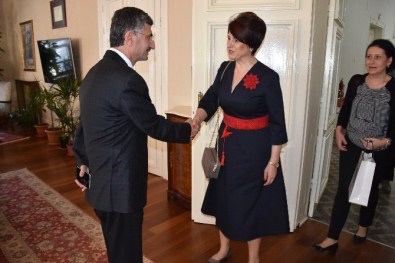 Romanya İzmir Başkonsolosu Stefan'dan Vali Bektaş'a Ziyaret