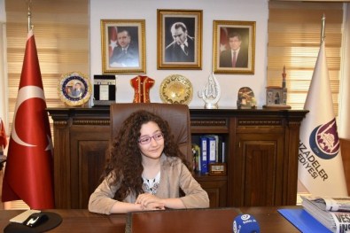Başkan Çelik Koltuğunu Minik Pırıl'a Devretti