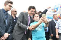 ŞARKI YARIŞMASI - Beşiktaş'ta Çocukların Üzerine 10 Bin Top Ve Balon Yağdı