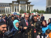 ÇOCUK BAYRAMI - Bursa'dan Külliyeye Dünya Pastası