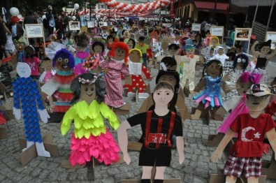 Çocuk Ve Barış Sokağı Açıldı