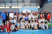 Futsal Şampiyonlarının Kupa Sevinci