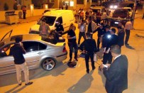 Gaziantep'te Liderlerin Konuştuğu Salonun Yakınlarında Yakalanan Araçtan Silah Ve Av Tüfeği Çıktı