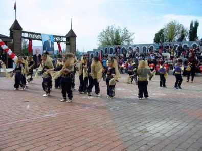 Gediz'de 23 Nisan Ulusal Egemenlik Ve Çocuk Bayramı Coşkuyla Kutlandı