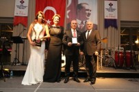 SELAMİ ŞAHİN - Hasvak'tan Bozbey'e Teşekkür Plaketi