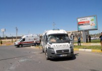 Otomobil Yolcu Minibüsüne Çarptı Açıklaması 4 Yaralı