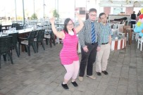 UÇAN BALON - Si-Der'den Down Sendromlu Çocuklara 23 Nisan Sürprizi