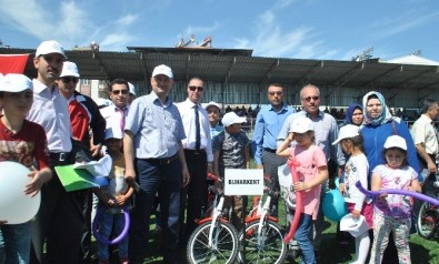 Aydın'da Gençlere 623 Bisiklet Dağıtıldı