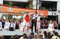 DÜNYA ÇOCUKLARI - Karşıyaka'da Dopdolu 23 Nisan