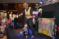 PAVEL - Kayseri Forum 23 Nisan'da Çocukları Kukla İle Eğlendirdi