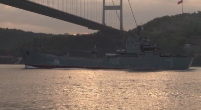 Rus Gemisi İstanbul Boğazı'ndan Geçti