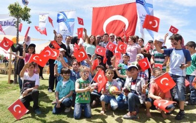Tütüncü 23 Nisan'ı Çocuklarla Birlikte Kutladı