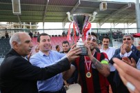 U-19 Ligi Şampiyonu Karaköprü Belediyespor'a Kupasını Baydilli Verdi