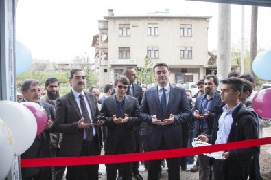 Ahlat'ta Kermes Açıldı