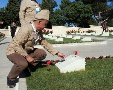 Büyükçekmece Belediye Başkanı Hasan Akgün Mehmetçik Üniformasıyla 57.Alay Yürüyüşünde