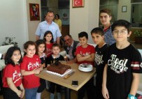 Gazi, Şehit Çocuklarını Atık Kağıt Geliriyle Sevindirdi