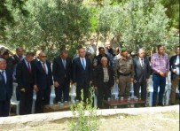 AKYENIKÖY - Akyeniköylü Şehit Dualarla Yad Edildi