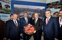 FİKRİ IŞIK - Büyükşehir Belediyesi Standına Büyük İlgi