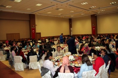 İncesu'da TEOG Sınavına Girecek Öğrencilere Kahvaltı Verildi