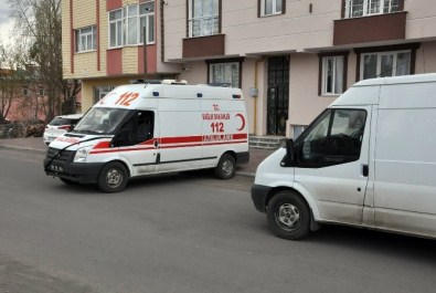 Kars'ta Genç Kadın Evinde Ölü Bulundu