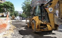 FAHRİ KORUTÜRK - Kartal'da Yol Bakım Çalışmaları Sürüyor