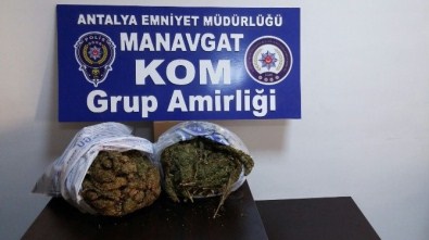 Manavgat'ta 5 Kilo 880 Gram Esrar Ele Geçirildi