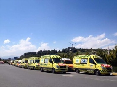 Suriye'ye 25 Ambulans Gönderildi