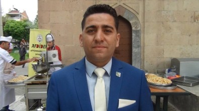 Afdider Şehitler İçin Lokma Dağıttı