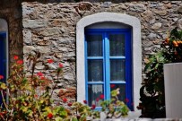 NEYZEN TEVFIK - Bodrum Sokakları Rengarenk