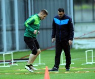 SERDAR AZİZ - Bursapsorlu Yıldız Galatasaray Maçına Yetişecek Mi?