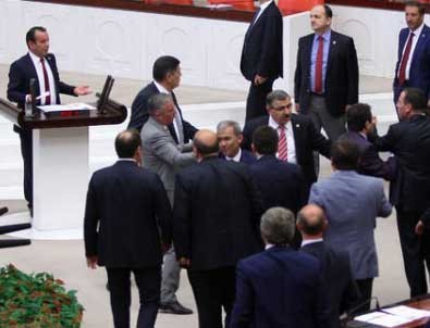 CHP'li Özcan'dan Kahraman'a ağır hakaret