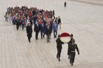 DÜNYA ÇOCUKLARI - Eskişehirli 200 Çocuk Atalarının Huzurunda