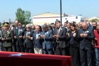 MUSTAFA ERGÜN - Hakim Işık'a Adliye'de Tören Düzenlendi