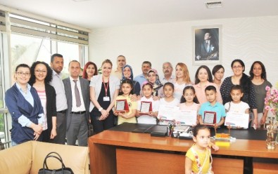 Resim Yarışmasında Kızlar Açık Ara Önde