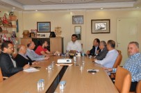 ALİ KAPTAN - Başkan Yücel, Turizmcilerle Değerlendirme Toplantısı Yaptı