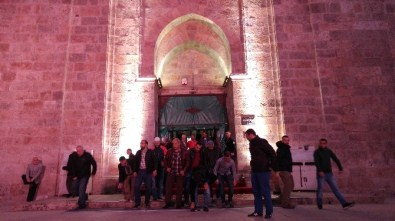 Bursalılar Teröre İnat Ulucami'ye Akın Etti