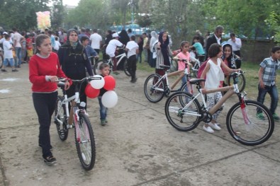 Cizre'de Öğrencilere 466 Adet Bisiklet Dağıtıldı